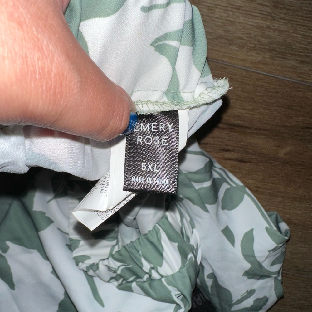 SHEIN Green and White pants outfit - Picture 3 of 3